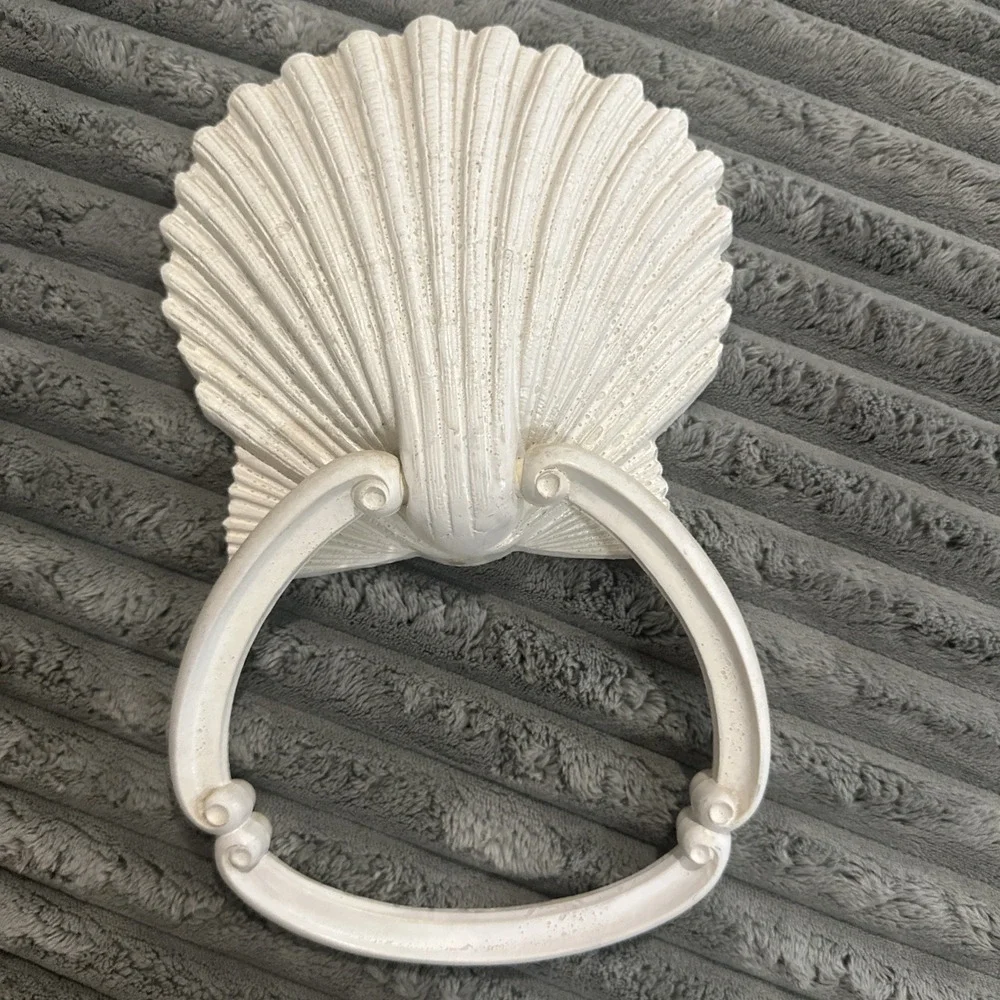 Vintage Seashell Towel Ring Holder Off White Homco 70s Shabby Beach House Decor